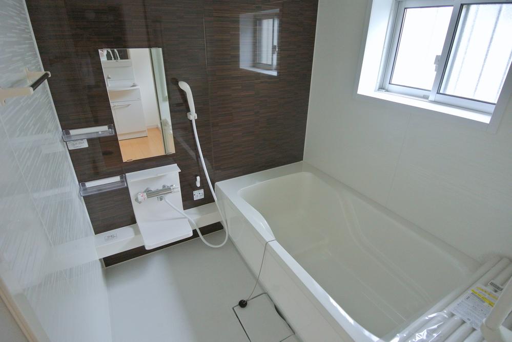 Same specifications photo (bathroom)