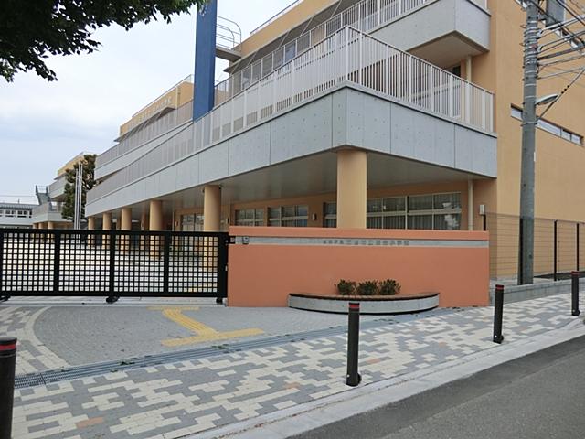 Primary school. 814m until the Mitaka Municipal Dongtai Elementary School