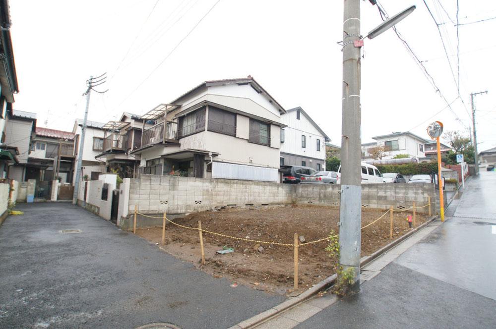 Local land photo. Mitaka City Nakahara 4-chome Building conditional land sale. Limited is one compartment. Keio is "tsutsujigaoka" station walk 14 minutes of good location. Day is good because there is a passage on the south side. We are also available for reference plan. Please feel free to contact. 