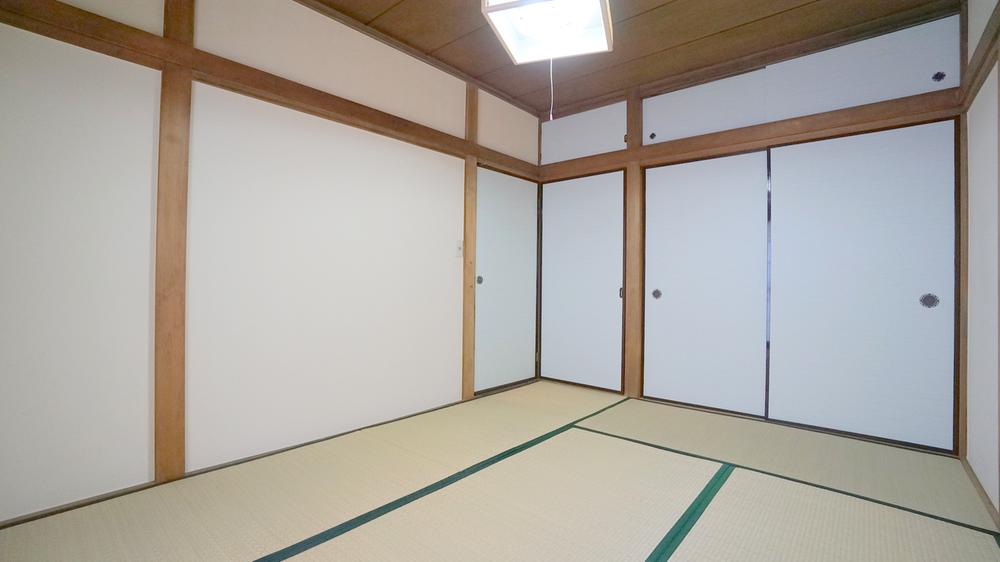 Other introspection. Japanese style room