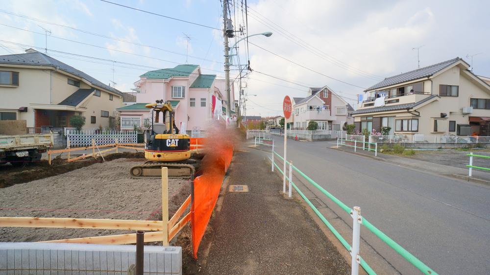 Local photos, including front road. Local (11 May 2013) Shooting