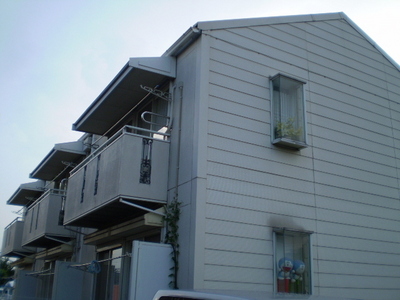 Building appearance. Facing south. There is additional heating! NTT light net corresponding (separate contract). Daiwahau