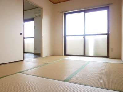 Living and room. It will be healed in the tatami smell of