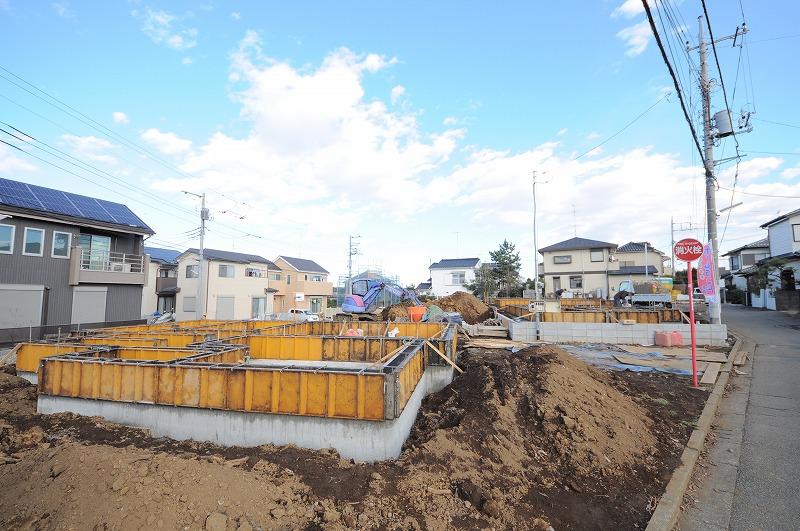 Local photos, including front road. Local (12 May 2013) Shooting