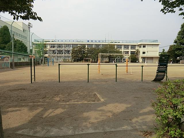 Primary school. It musashimurayama stand up to the first elementary school 497m