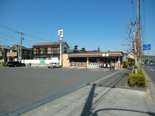 Convenience store. 210m to Seven-Eleven