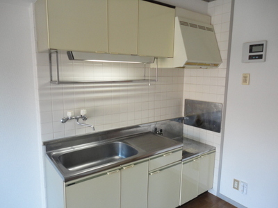 Kitchen. Kitchen gas stove can be installed.