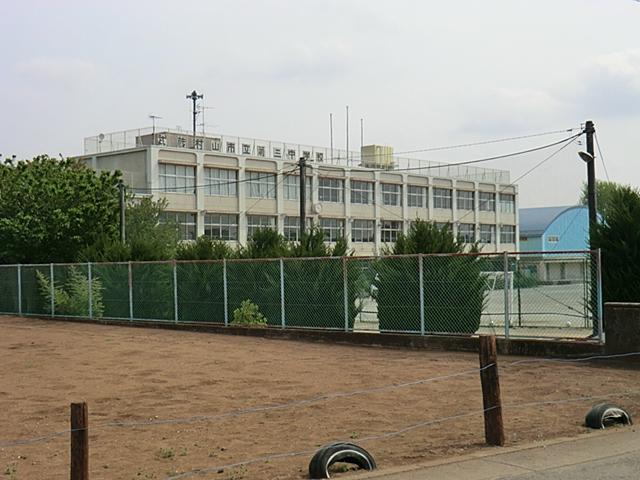 Junior high school. Musashimurayama 285m to stand third junior high school