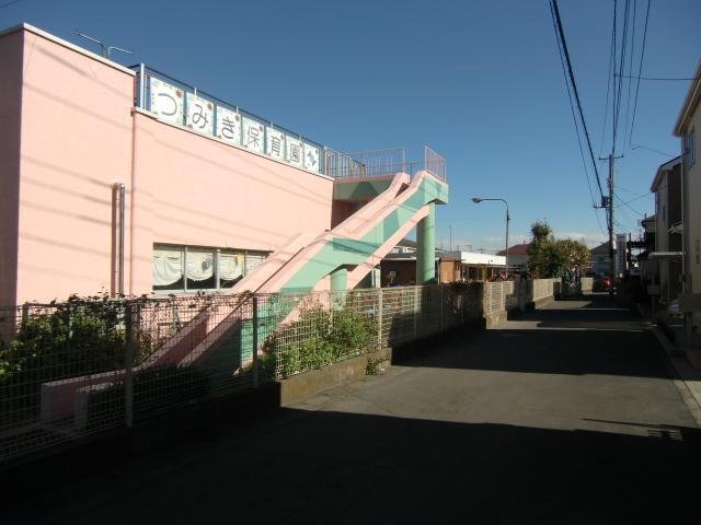 kindergarten ・ Nursery. Building blocks to nursery school 330m