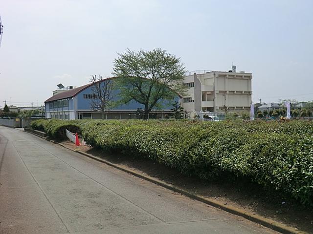 Primary school. It musashimurayama stand ninth to elementary school 872m