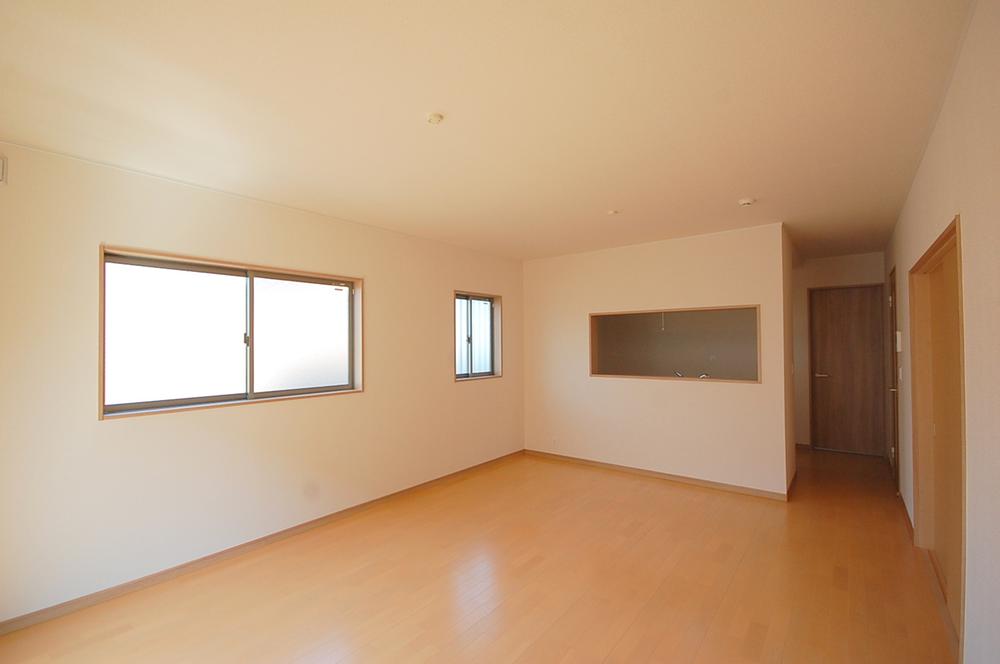 Same specifications photos (living). Example of construction