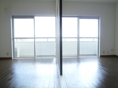 Living and room.  ☆ Sunny living room ☆ 