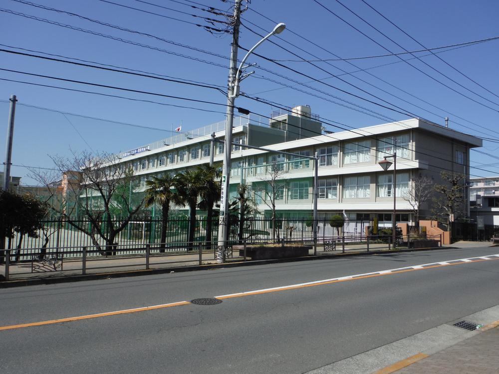 Junior high school. Musashimurayama 460m to stand elementary and junior high schools consistently Murayama Gakuen second junior high school
