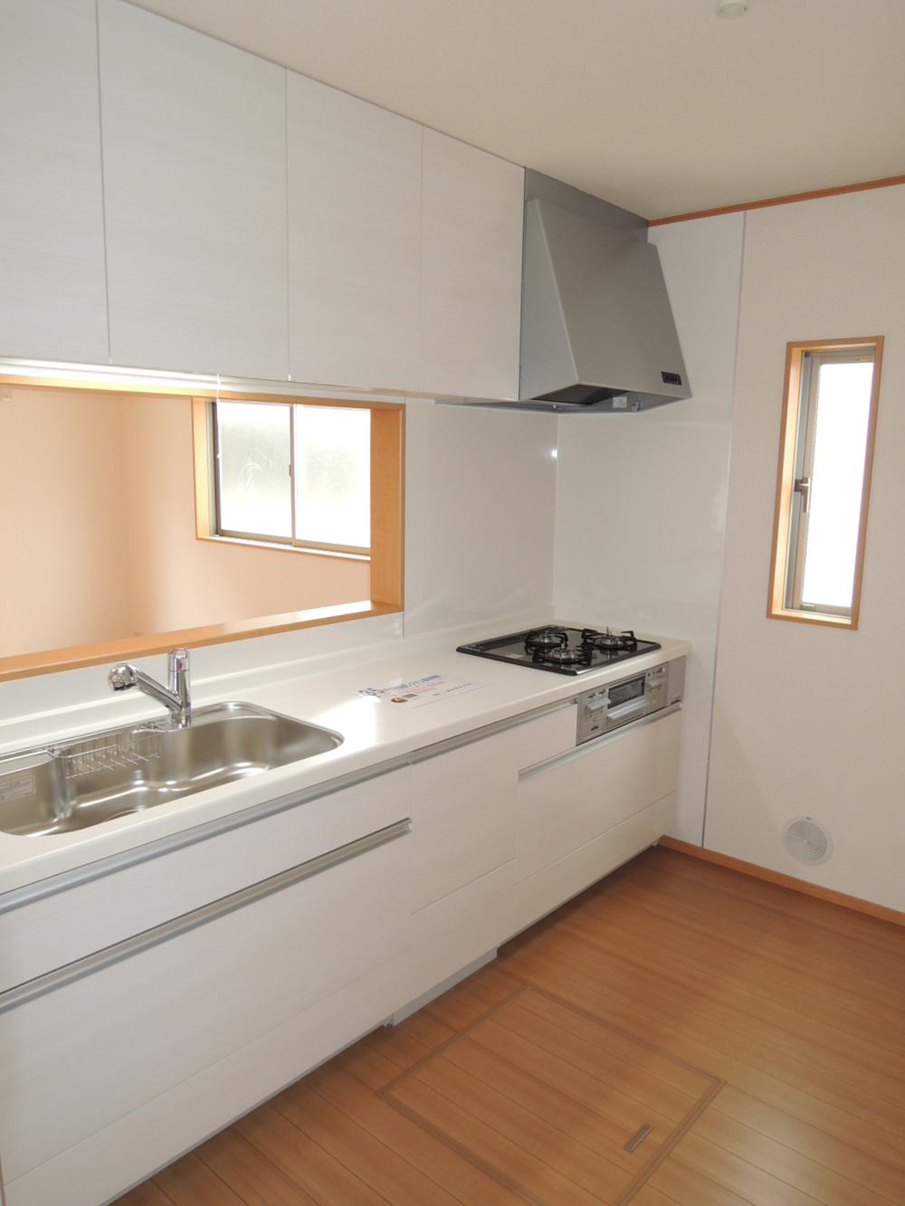 Kitchen. Bright face-to-face kitchen! ◆ Co., the housing market ◆