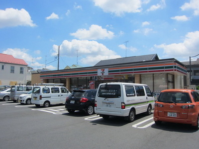 Convenience store. 357m to Seven-Eleven (convenience store)