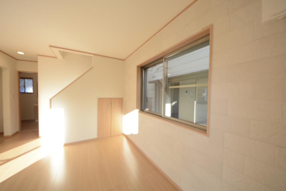 Living. Living Cross also fashionable