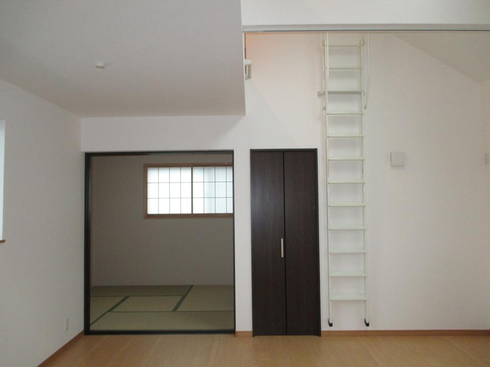 Non-living room. Indoor (10 May 2013) Shooting