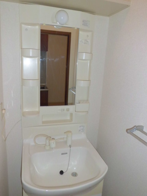 Washroom. ☆ What! Independent wash basin! ☆