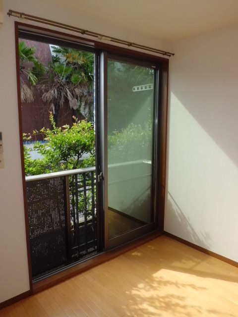 Living and room. ☆ Jose also futon ☆