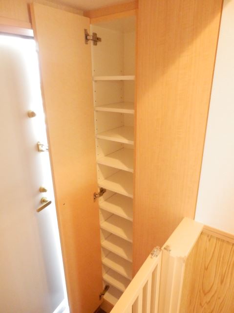 Entrance. Cupboard