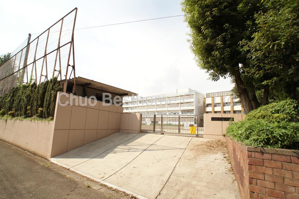 Junior high school. 708m to Musashino Municipal sixth junior high school