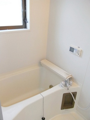 Bath. bathroom ・ Window Ali