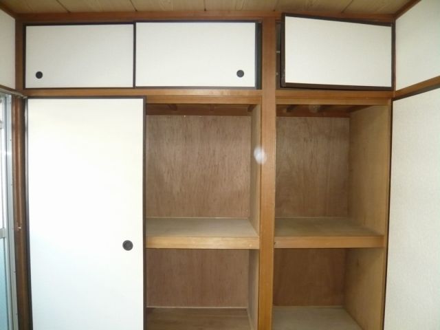 Receipt. Upper closet also there is storage capacity plenty ☆