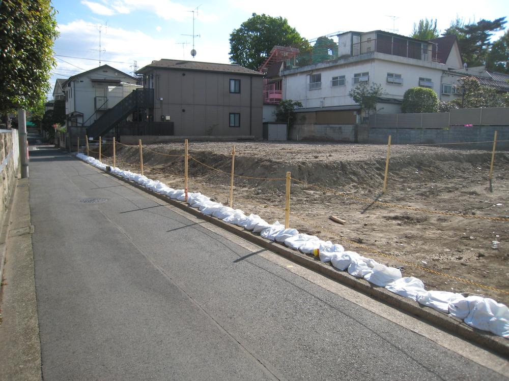 Local photos, including front road. Local shooting