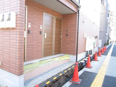 Entrance. It is safe outside 構門 door auto lock correspondence.