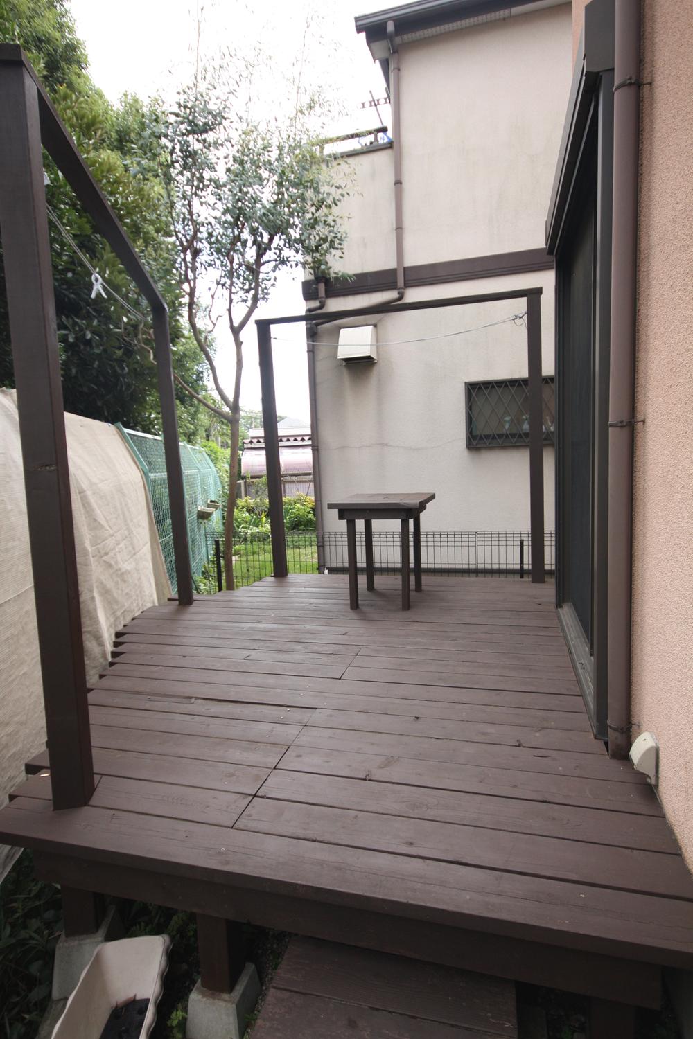 Other. There is a wood deck.