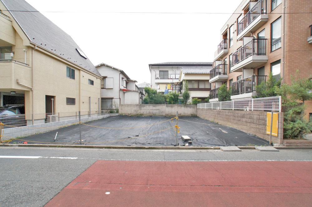 Local land photo. Musashino Nishikubo 2-chome, architectural conditional sales locations. Is a livable environment that is appropriate in the living environment which is located just off the place from the shopping district. Building reference plan is also available so please feel free to contact