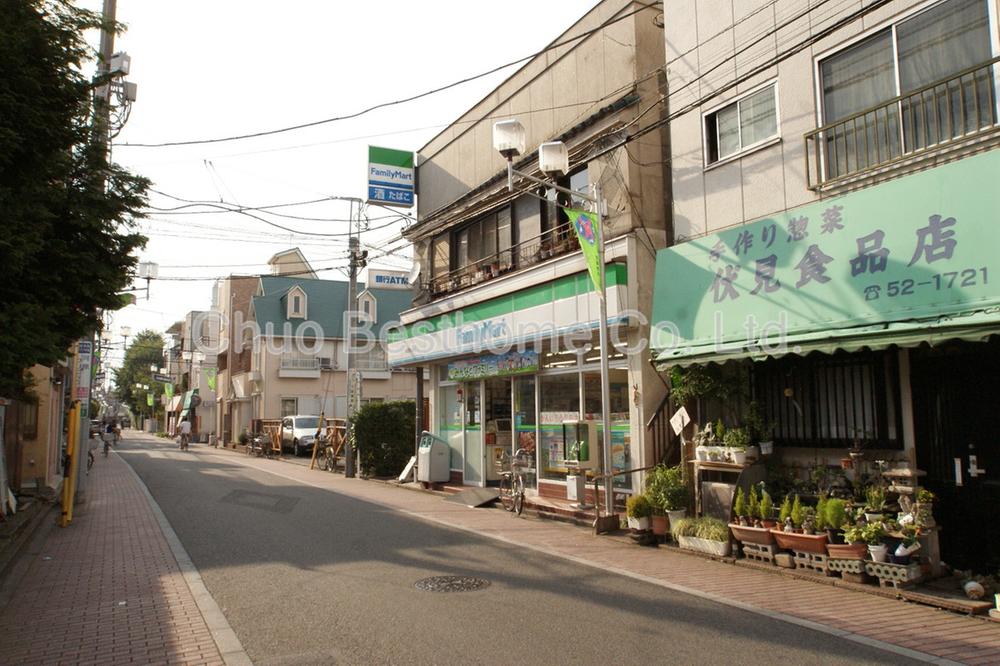 Convenience store. 321m to FamilyMart Uchida Nishikubo shop