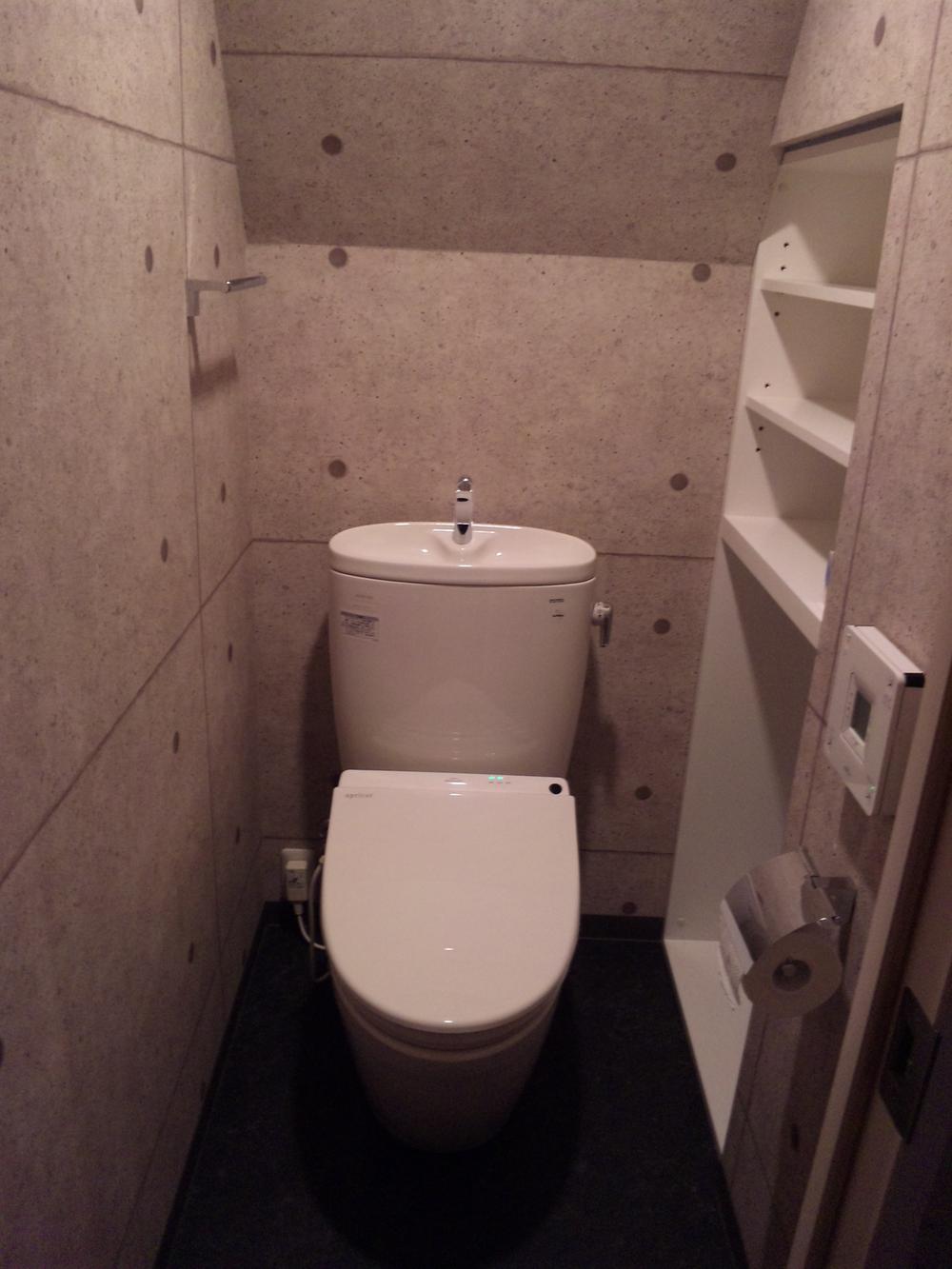 Toilet. Indoor (January 2013) Shooting