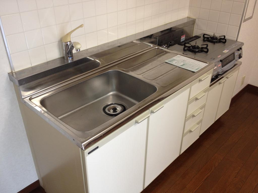 Kitchen. ☆ Spacious kitchen, Stove new goods ☆
