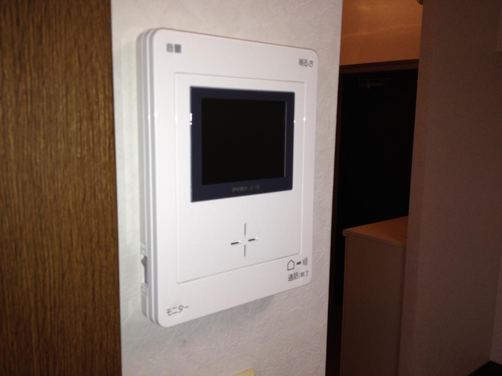 Security. ☆ Peace of mind in the TV monitor Hong ☆
