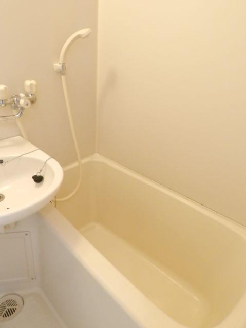 Bath. unit bus