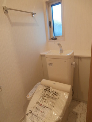 Toilet. ◆ Toilet (warm water cleaning toilet seat) ◆