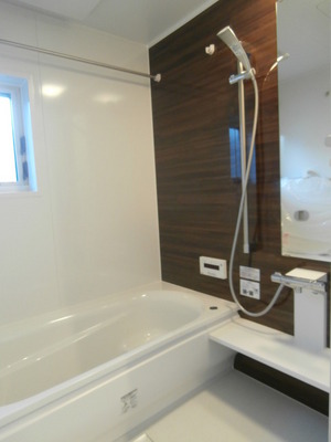 Bath. ◆ Bathroom (with dryer) ◆