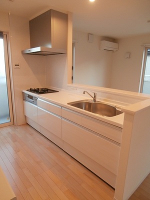 Kitchen. ◆ Gas 3-neck ・ Kitchen with grill ◆