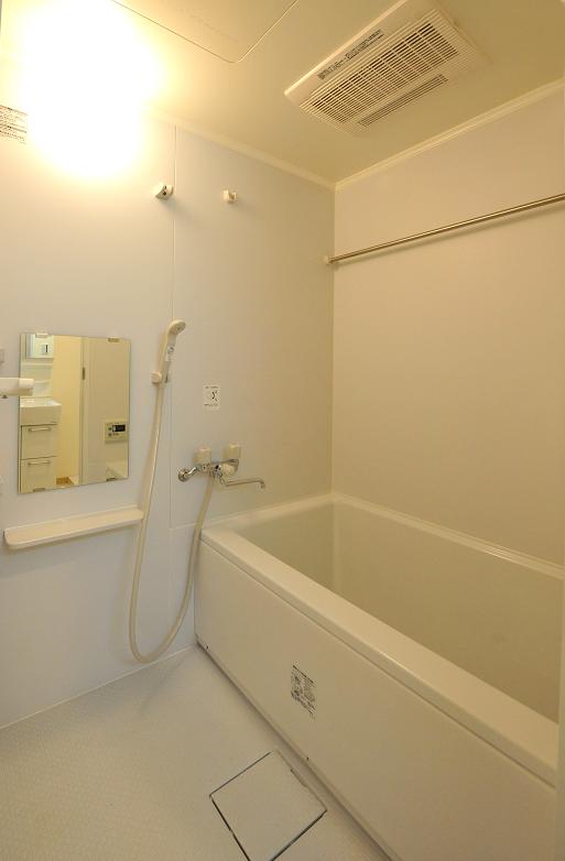 Bath. It is a photograph of the same type 605, Room. 