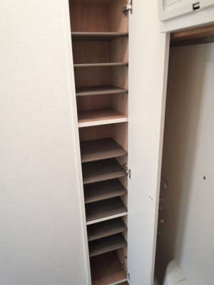 Entrance. Shoe box
