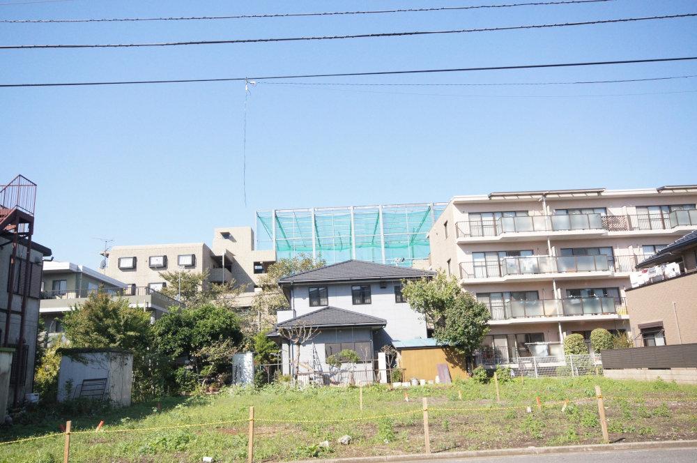 Local land photo. Commercial facilities such as Keio stores and Summit has been enhanced in the surrounding area. 