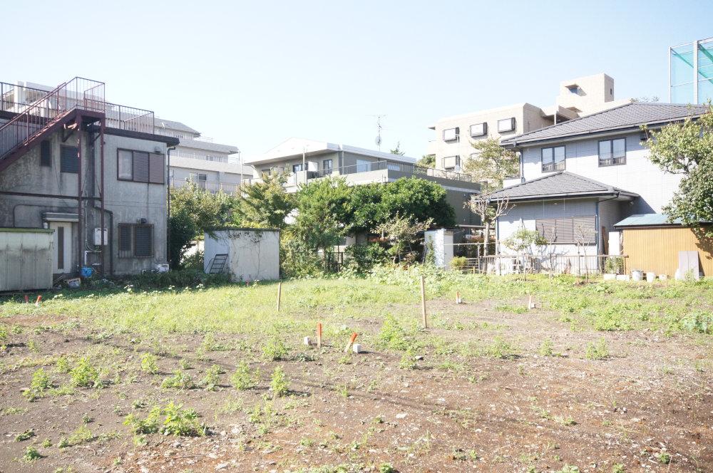 Local land photo. Musashino Midoricho 1-chome of land sale. Since the building conditions is not attached, It is possible to building your favorite House manufacturer. Because there is adjacent land passage to the south, Day is good. Certainly once please refer to the local. 
