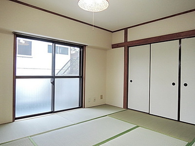 Other room space. Two-sided lighting Japanese-style room 8 quires