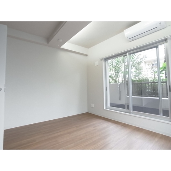 Living and room.  ※ The same type separate room image