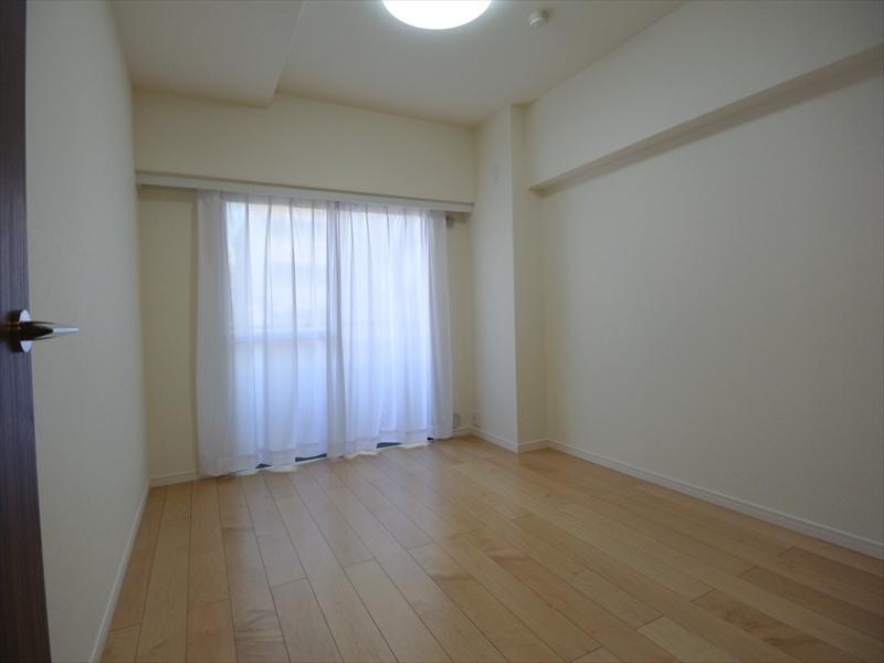 Non-living room. Local (11 May 2013) Shooting