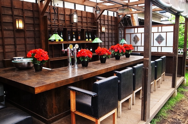  [Country (Ja Den)] (A 5-minute walk / In about 370m) store that was renovated old house, It is Masu fun Me, such as Tofu creative cuisine of. Open-air bar in the courtyard was using actually a long time ago. Feel like they wandered into a different world