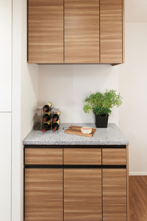 Kitchen.  [Cupboard] Install the system kitchen and coordinate the back counter. As housing the up and down, You can organize the tableware and cooking utensils.