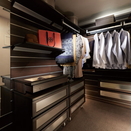 Receipt.  [Walk-in closet] Equipped with all households walk-in closet, Storage space of enhancement.