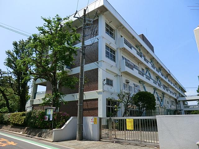 Primary school. 428m to Musashino Municipal third elementary school